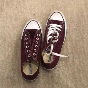 Womans size 7 all star maroon converse low tops